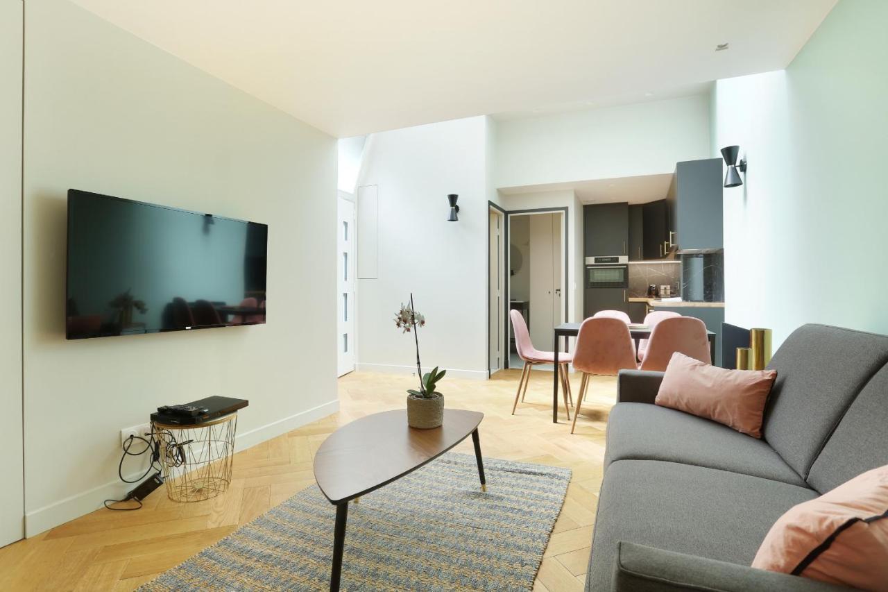 Apartment Center Of Paris By Studio Prestige Экстерьер фото